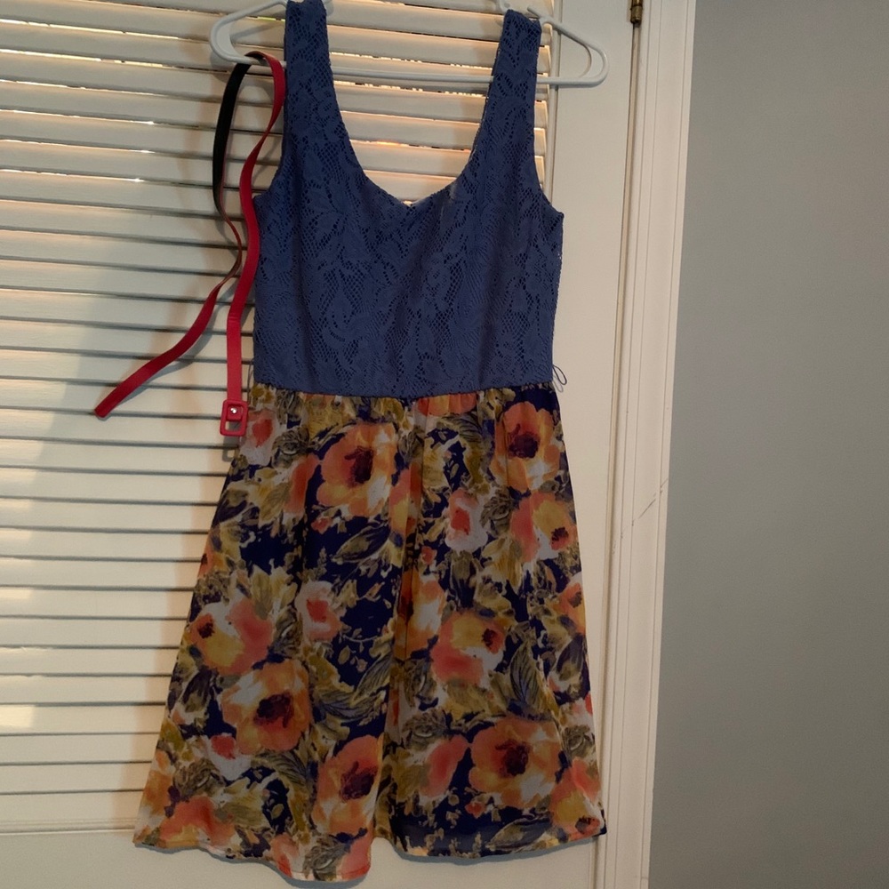Sundress with detachable belt